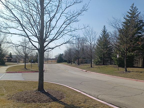 5th image of 101 Pointe Dr Unit 409