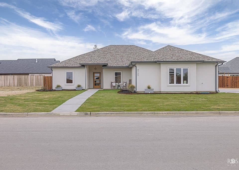 1st image of 4733 Wolf Creek Dr