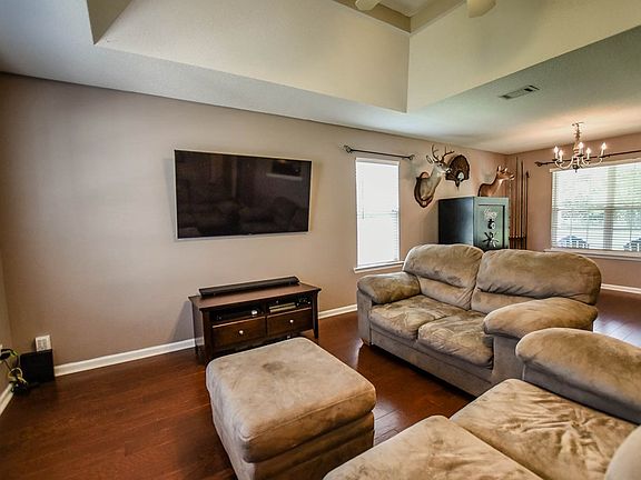 3rd image of 5771 Emily Ln
