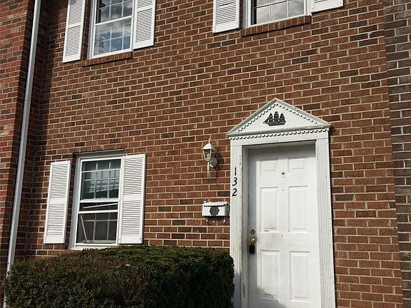 2nd image of 132 Janney Ct