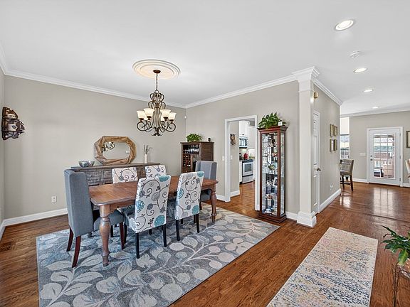 4th image of 107 Eighteen Grand Pl