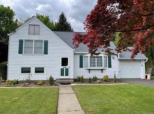 121 Villa Rd, Pearl River, NY 10965