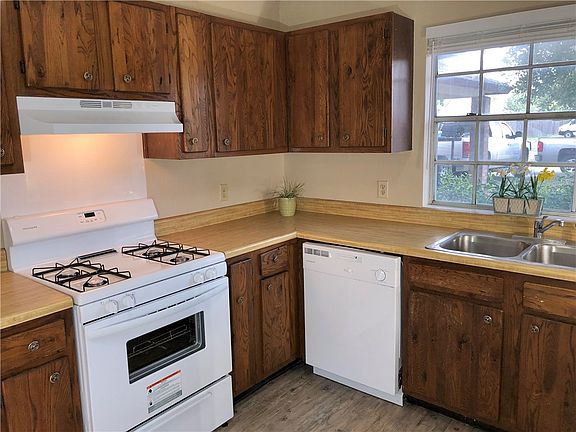 3rd image of 7806 Brodie Ln #B