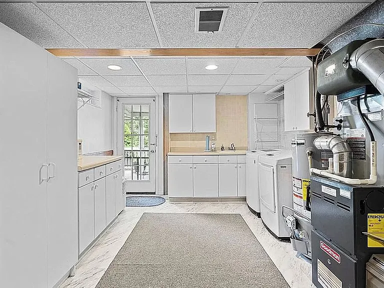 6101 Chatham Dr — Photo 22