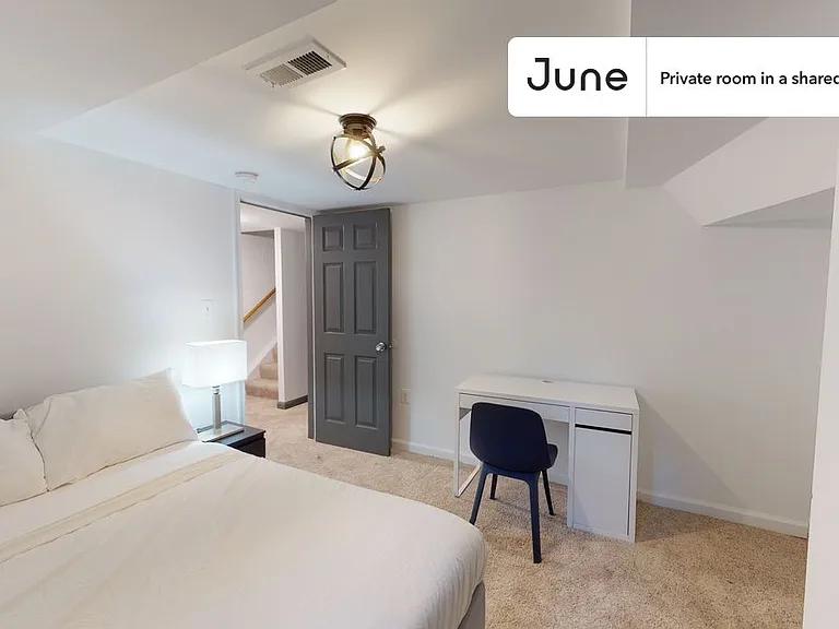 1107 1/2 M St NW #BE — Photo 3