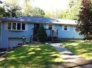 14 Elizabeth Rd, Canton, CT 06019
