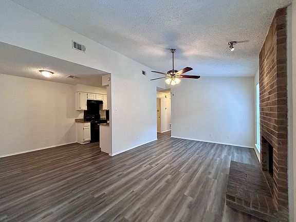 5th image of 2103 Courtney St #B