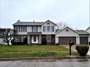 2702 Blarney Stone Ln, Bloomington, IL 61704