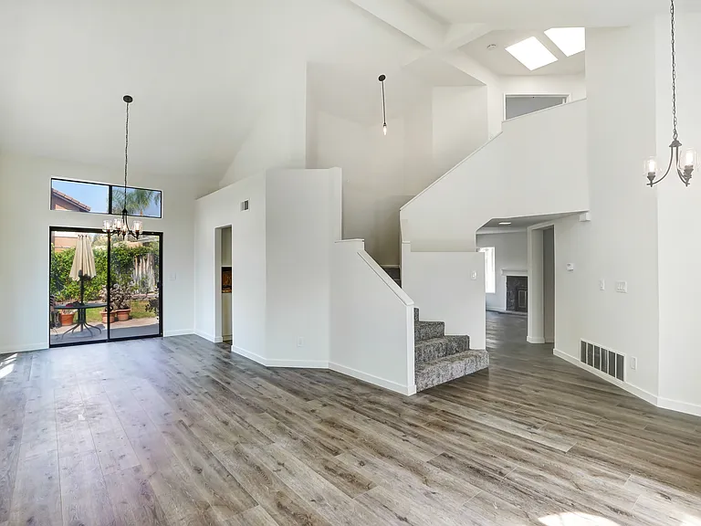 6672 San Benito Ave — Photo 2