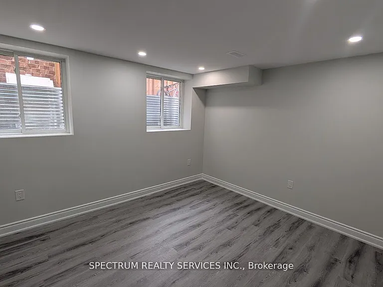 1525 Cranberry Cres #BASEMENT — Photo 6