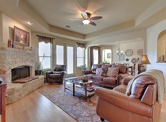 2nd image of 613 Lodge Creek Dr
