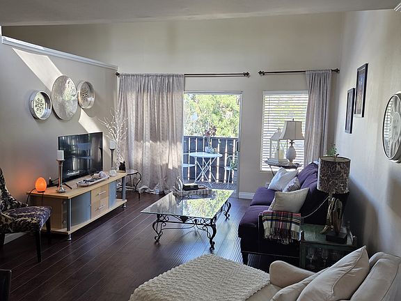 5th image of 18645 Hatteras St Unit 254