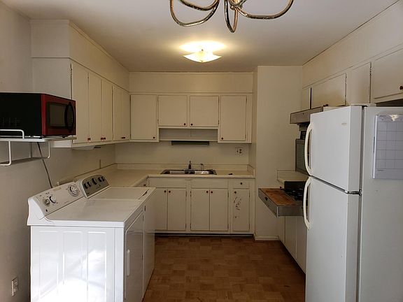 4th image of 3811 Tremont Dr
