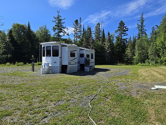 3rd image of 3563 Caribou Road