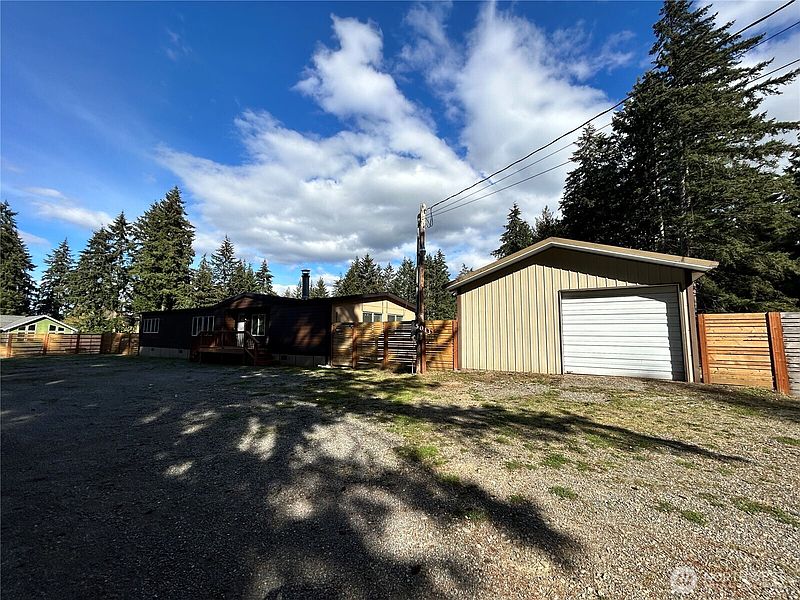 4th image of 5013 80th Street E