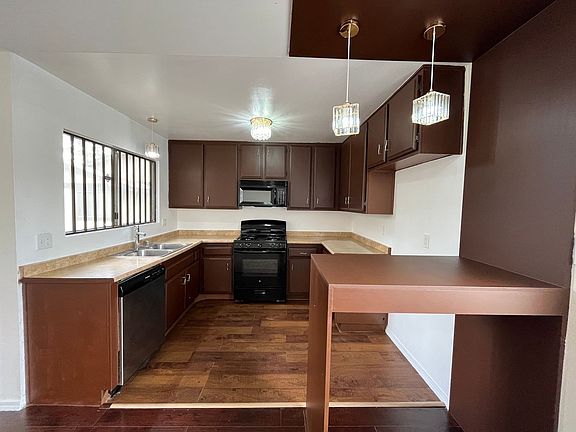 3rd image of 9800 Vesper Ave Unit 60