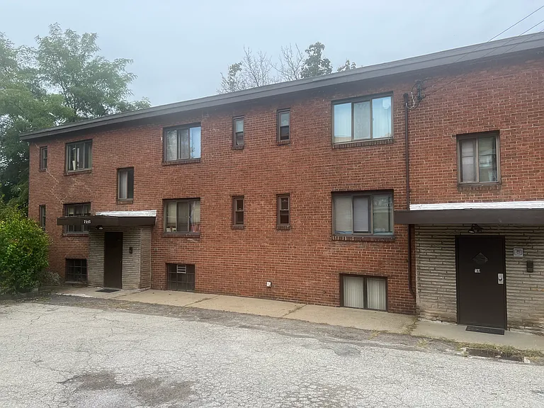 7357 Whipple St — Photo 6