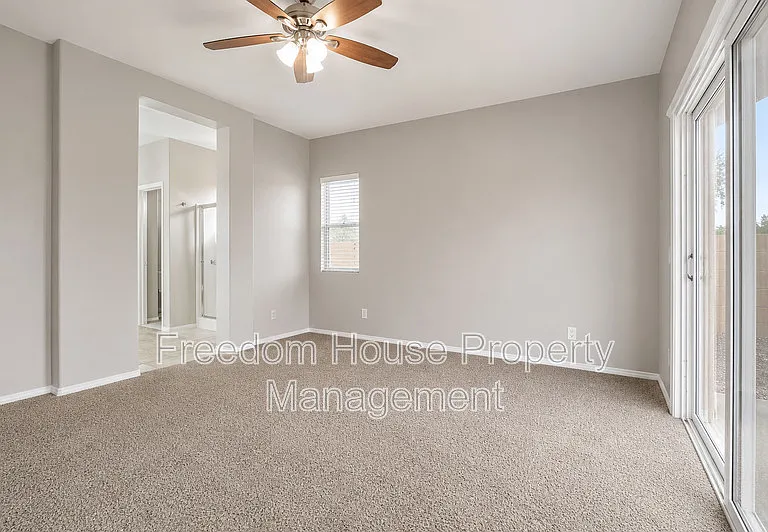5465 Finestra St — Photo 16