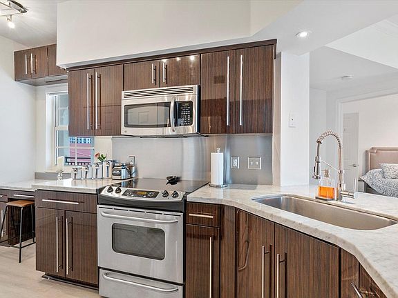 4th image of 3255 NE 184th St #12