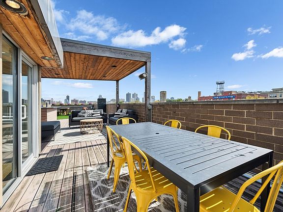 5th image of 2910 N Sheffield Ave #300