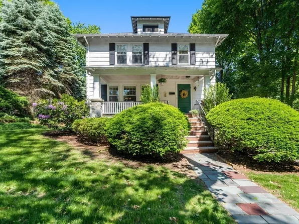 24 Ridge Rd, Milton, MA 02186