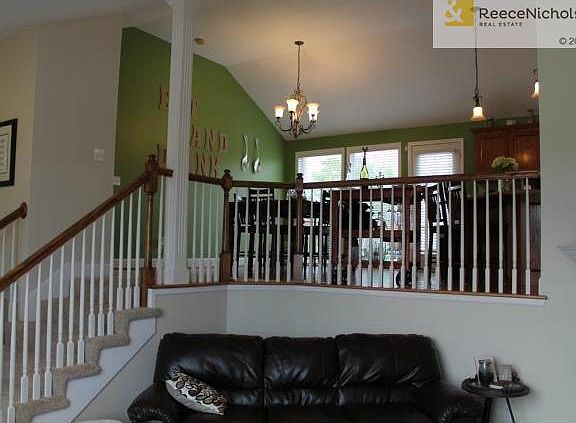 Charming Dining Room With Updates / 2 " Blinds