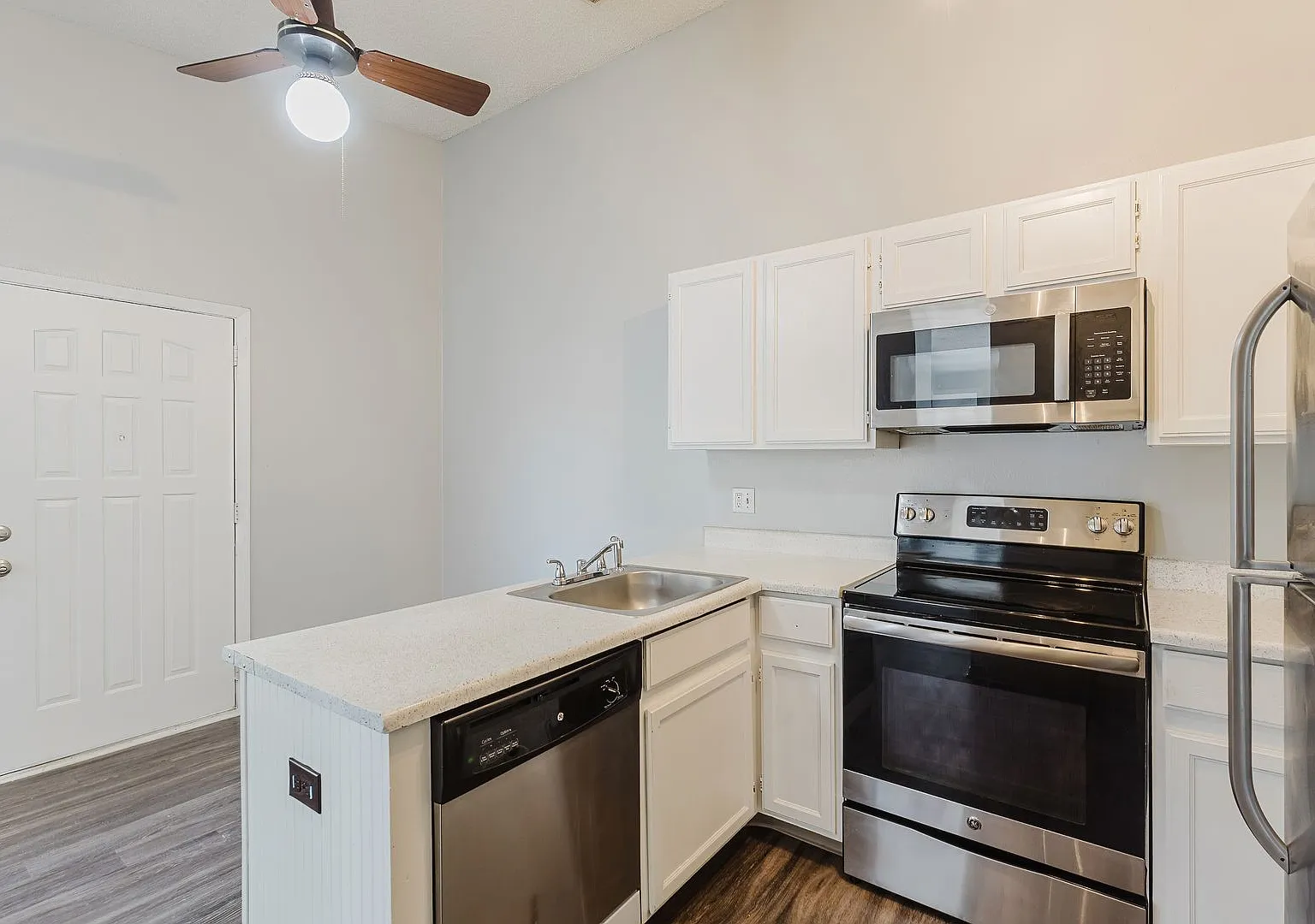 Studio Apartment in the Sable Cove Community! — Photo 3