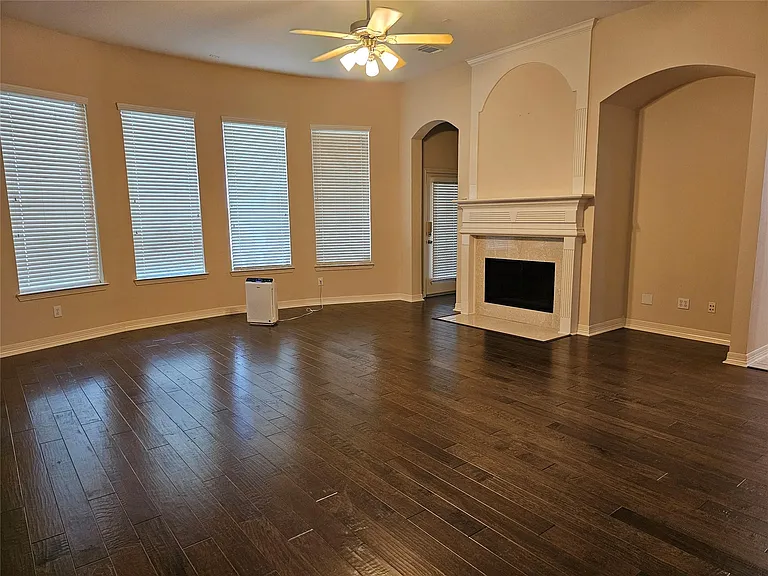 3218 Waters Edge Dr — Photo 15