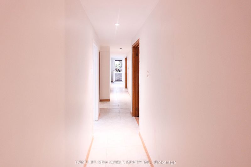 Toronto House for rent - 3 Bedrooms — photo 2
