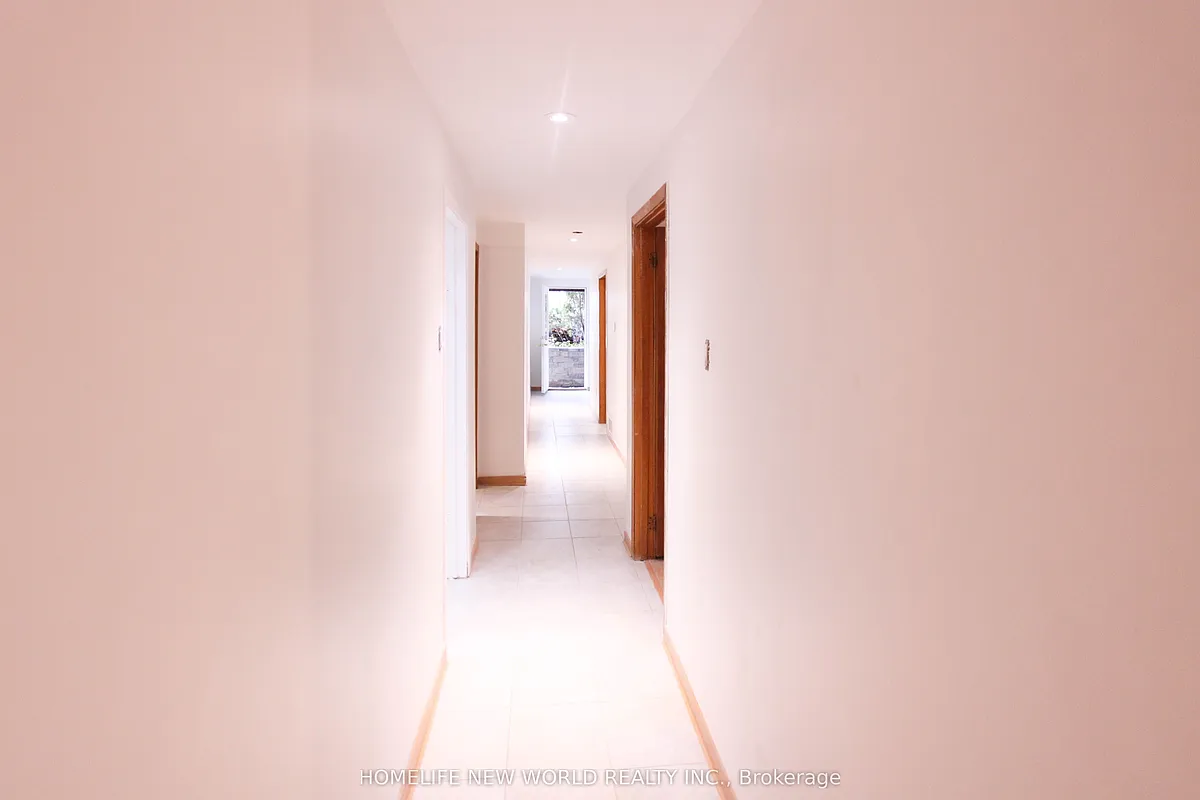 Building Photo - 135 Pineway Blvd #LOWER LEVEL