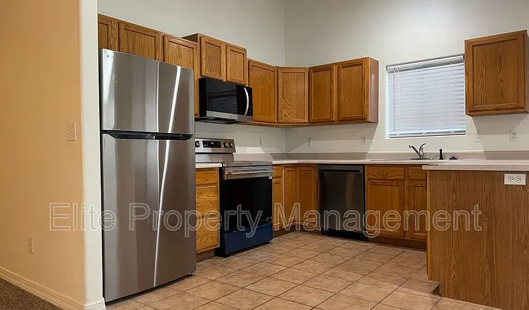195 S Stardust Ct — Photo 12