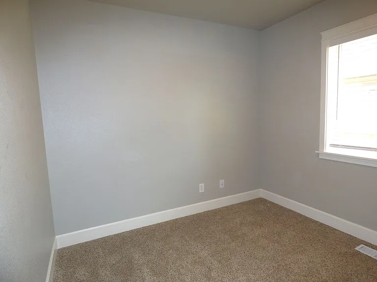 3576-3578 Fisher Ct NE — Photo 21