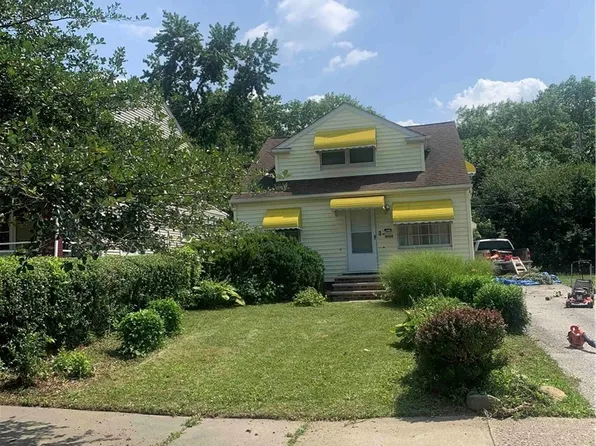16100 Scottsdale Blvd, Shaker Heights, OH 44120