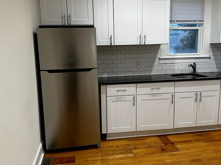 10 Elm St #1 — Photo 2