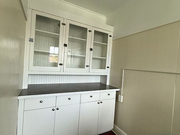4th image of 230 S Washington St APT 302