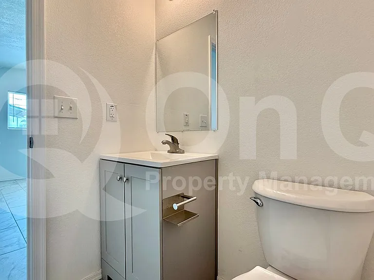741 E Erie St #1 — Photo 11