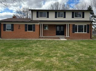 35293 Bobcean Rd, Clinton Township, MI 48035