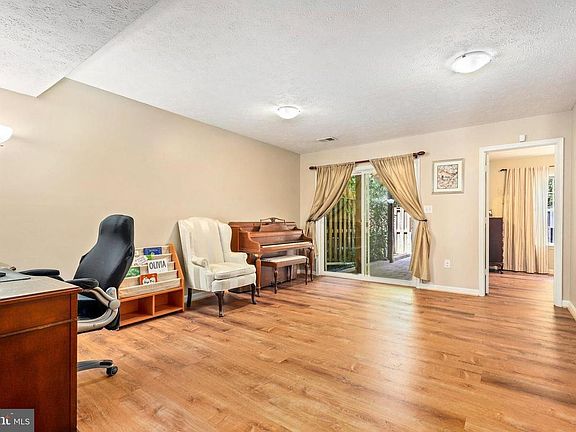 4th image of 5239 Ballycastle Cir