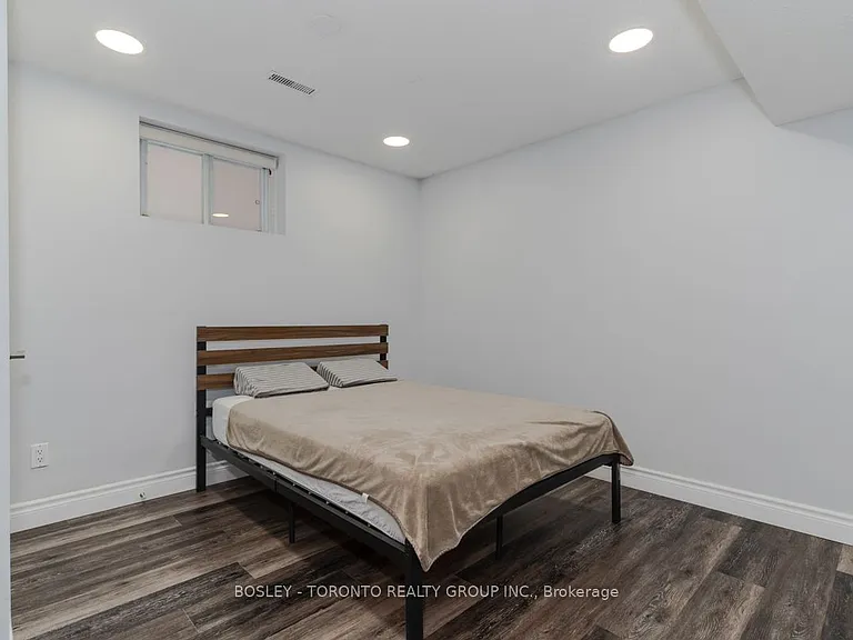 63 Burndale Ave #LOWER — Photo 13
