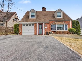 25 Joyce Road, Eastchester, NY 10709