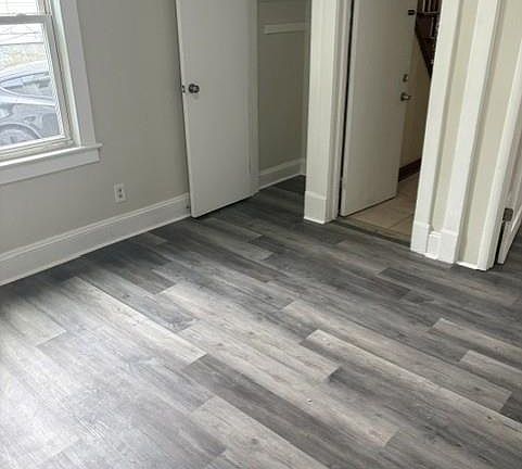 5th image of 331 Somerset St