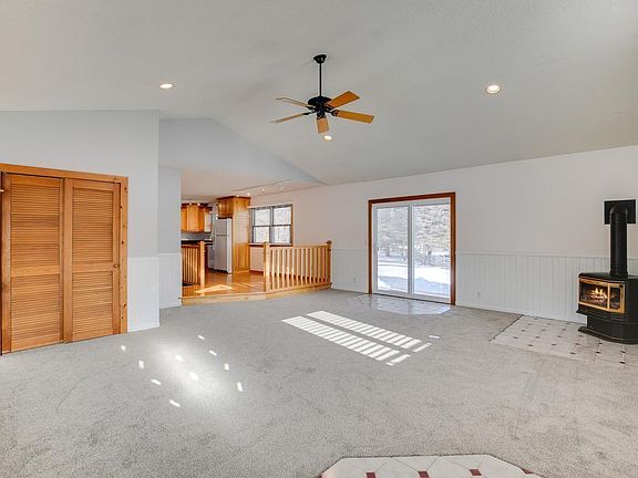 5th image of 15811 Kangaroo St NW