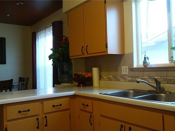 3rd image of 1816 Glen Campbell Dr