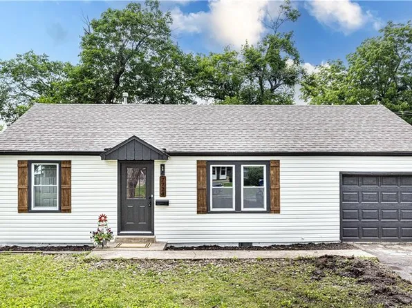 7724 Santa Fe Dr, Overland Park, KS 66204