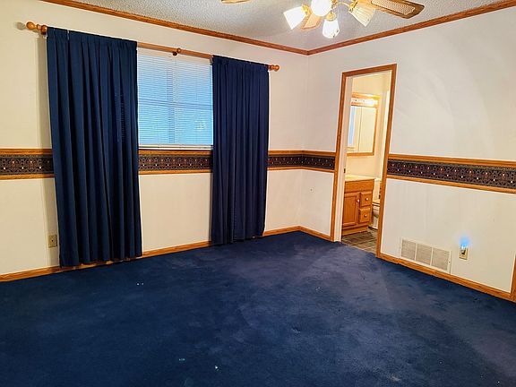 4th image of 120 Parkwood Dr