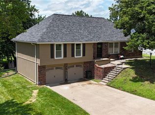 602 W Stonecrest Cir, Saint Joseph, MO 64506