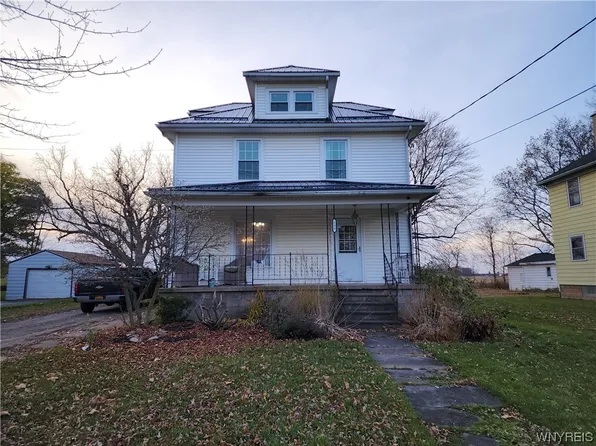 257 N Main St, Lyndonville, NY 14098