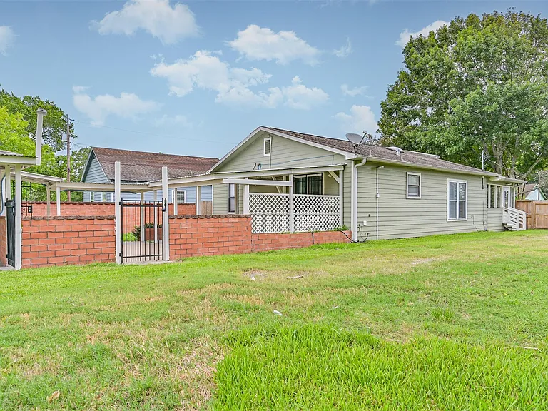 5220 Krueger Dr — Photo 13