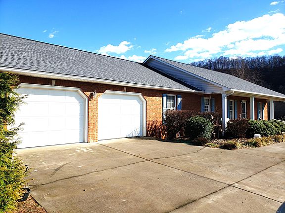 3rd image of 143 Clarksdale Cir