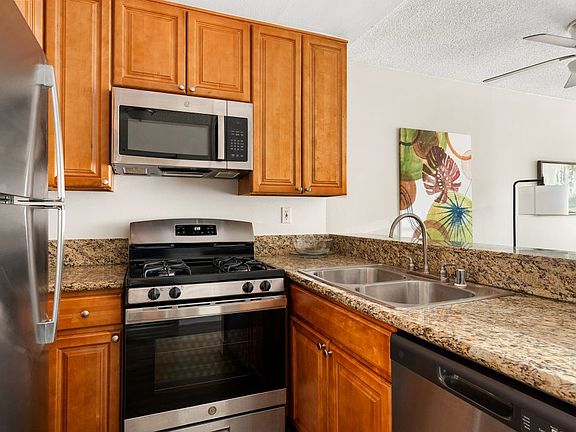 3rd image of 11265 Morrison St #65-105